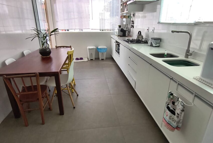 51 05